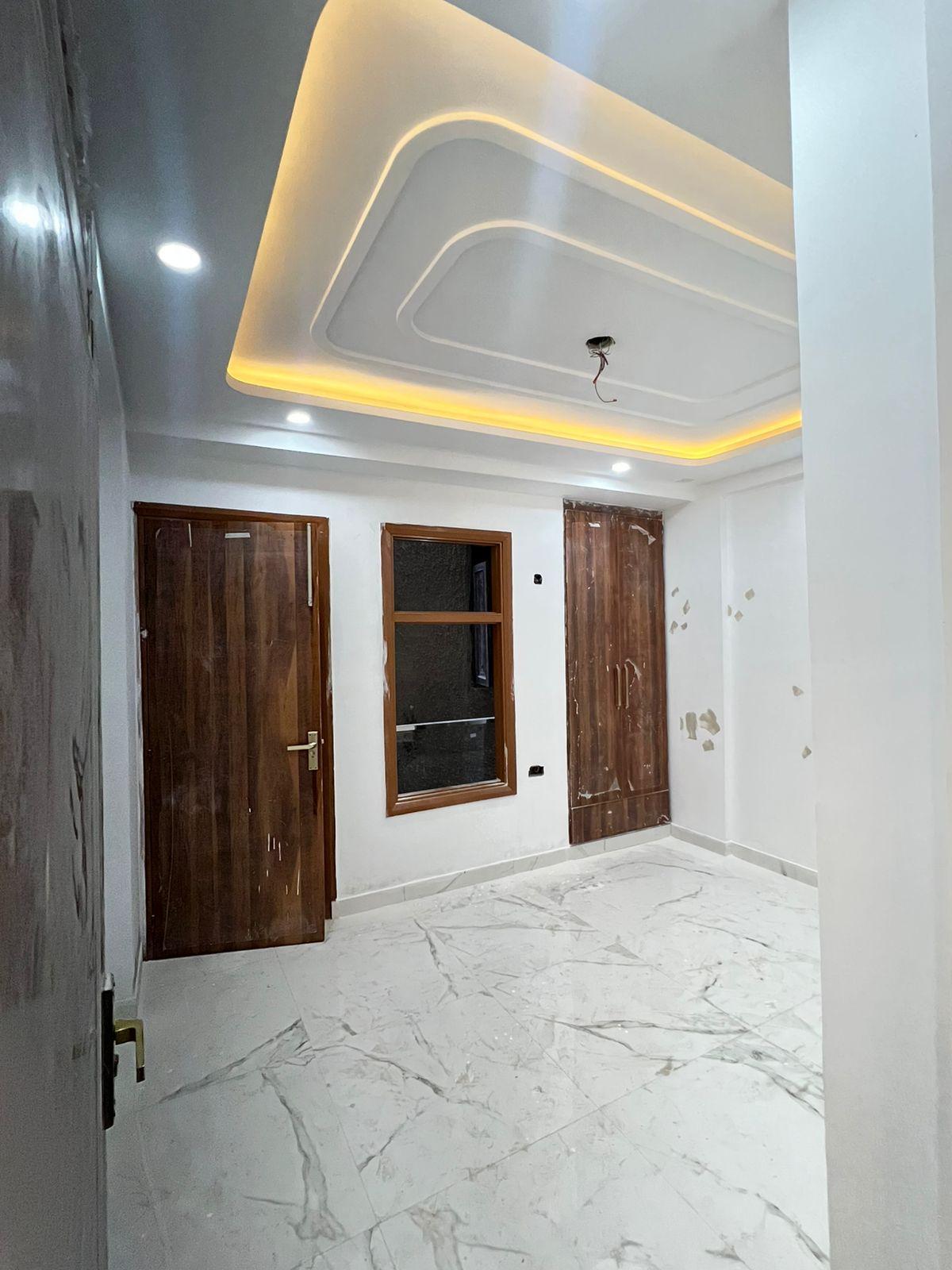 Mahadev Apartment | 4BHK | Front-Facing Balcony